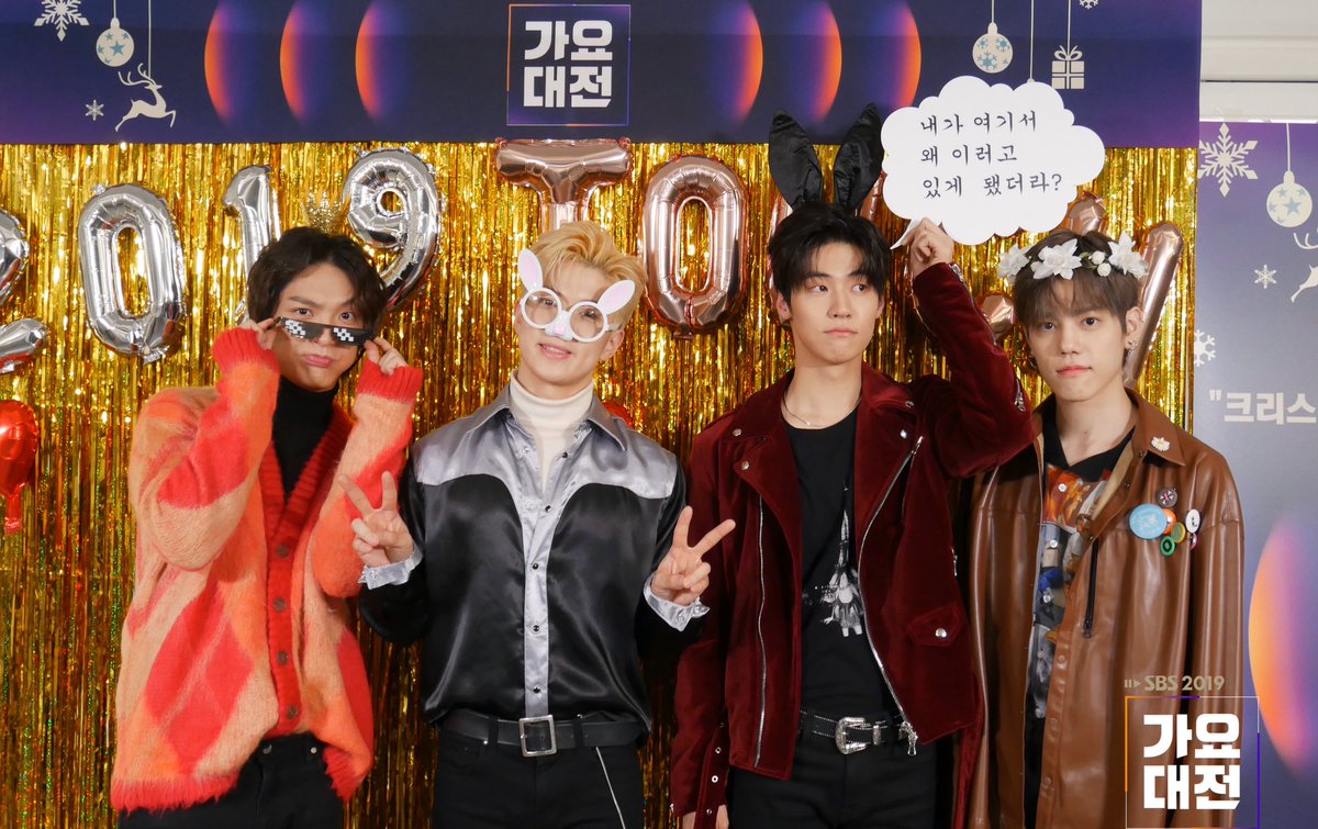 SBSNOW's tweet image. 🎄가요대전 크리스마스 파티 포토존🎄

#SBS가요대전 #피티존포토 
#엔플라잉 #N_Flying