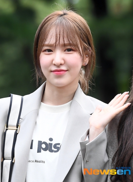 mes al Twitter: releases for Red Velvet Wendy's injury They apologize to fans and viewers that Red Velvet will not be able perform live They hope Wendy gets