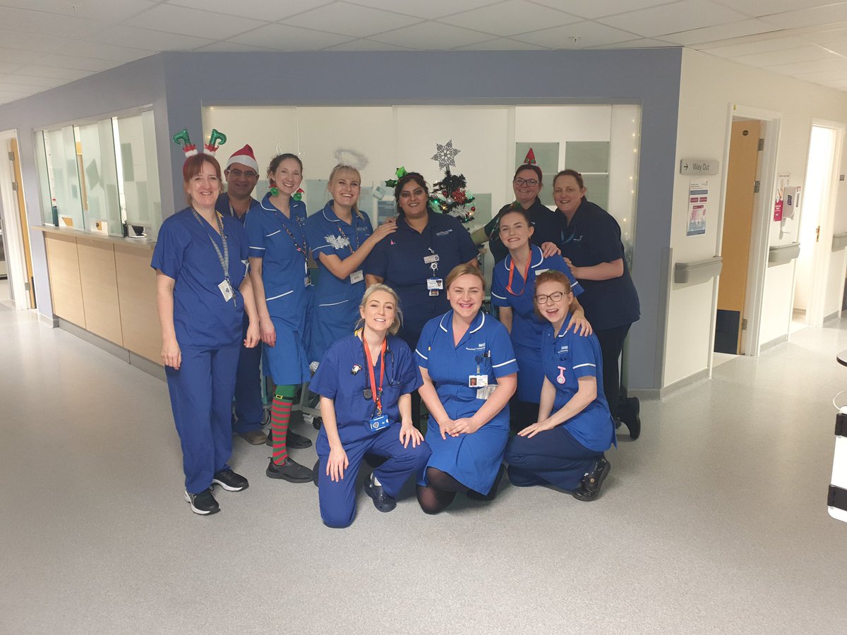 MFT_SaintMarys's tweet photo. Happy Christmas from our day time team on Delivery Unit at Oxford Road Campus! https://t.co/Dnvvi3NNpz