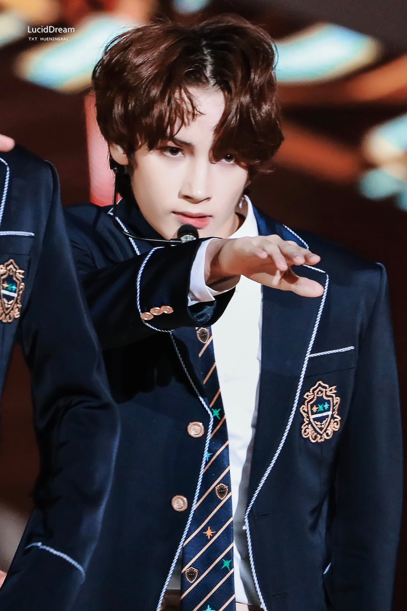 LucidDream814's tweet photo. 191225 SBS가요대전 

#휴닝카이
#HUENINGKAI 
#투모로우바이투게더
#TOMORROW_X_TOGETHER
@TXT_members https://t.co/Ko5jDnSgIy