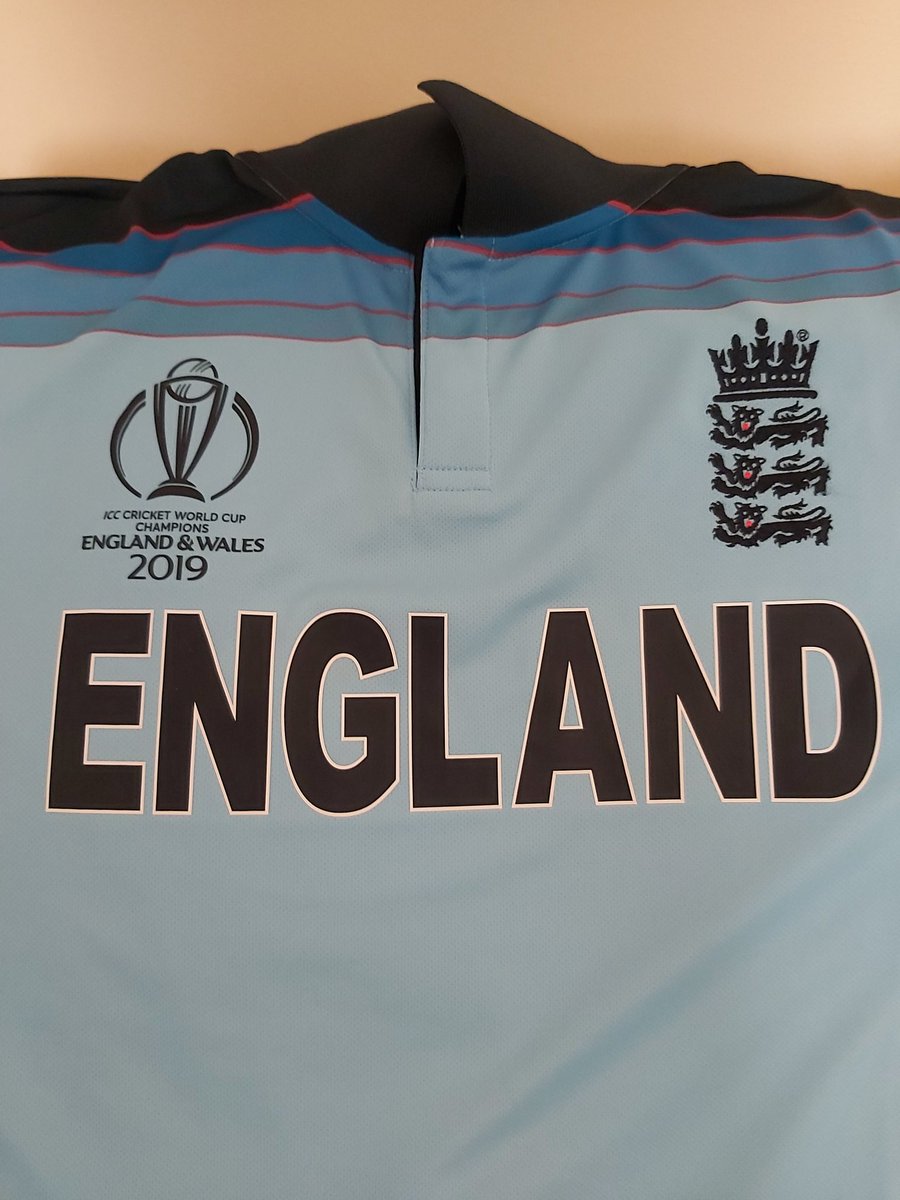 Normally averse to wearing blue (for obvious reasons 🤣) but will let Santa off on this one!!!
#CWC2019 #ChampionsOfTheWorld