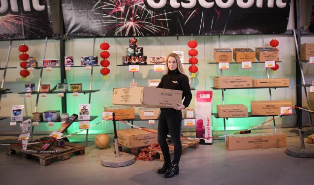 Vuurwerkdiscount pakt het groots aan dekoerier.nl/nieuws/algemee…