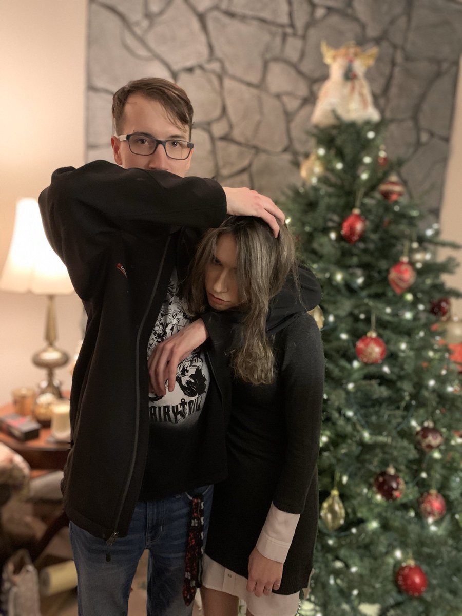 It’s always fun and games having my brother home for Christmas 😂❤️ Merry Christmas from my family to yours! #siblings #siblinglove #christmaseve #MerryChristmasEve