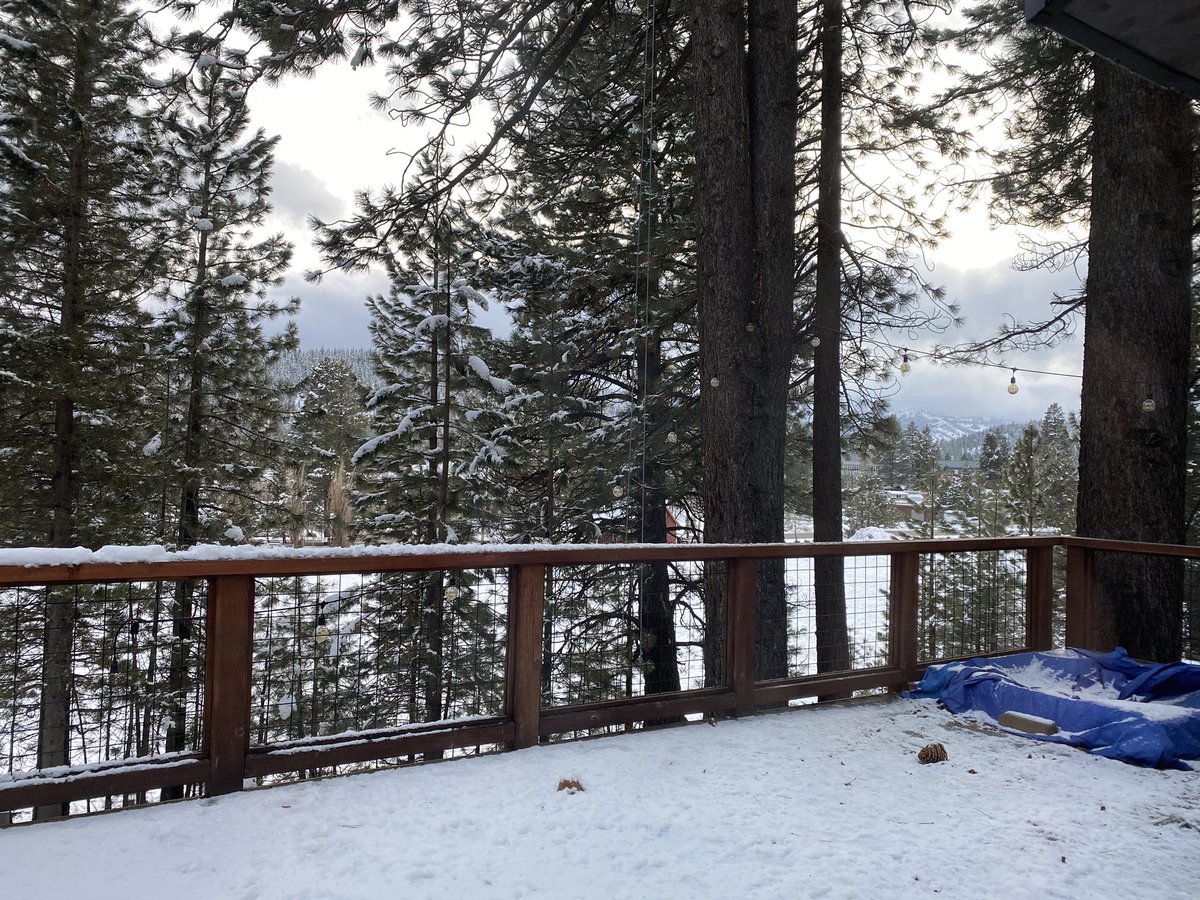 DirtyBeatsSF's tweet photo. Happy 3rd night of Hanukkah and a murry xmass eve #jewthings #tahoe #beautiful #snow https://t.co/eylV5uy4E9