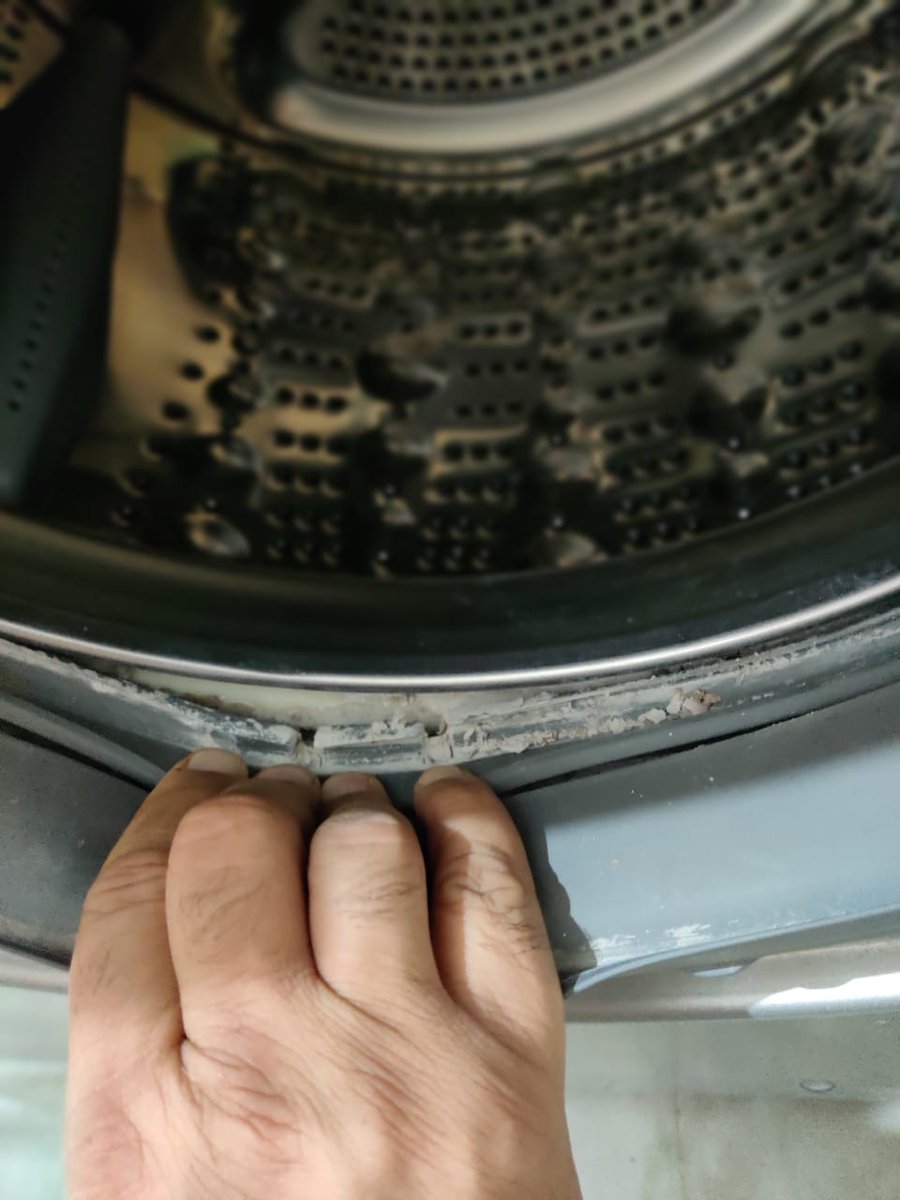 rchawla84's tweet image. This is dirty tub of @LGIndia. #front_loading #washing_machine latest self  tub clean technology failure.
It has been proven beyond doubt that the machines are unable to clean the clothes, rather make them dirty.
Life is not good with #@LGINDIA.
Worst part is insensitivity of LG