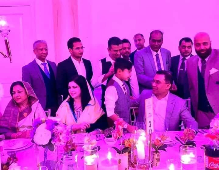 BNP76138's tweet photo. যুক্তরাজ্য বিএনপি প্রধান উপদেষ্টা শায়েস্তা চৌধুরী কুদ্দুস ভাইর ছেলের বিয়েতে দেশনায়ক জনাব তারেক রহমান �� ডাঃ জোবায়দা রহমান - https://t.co/b9K2eLq0GZ
