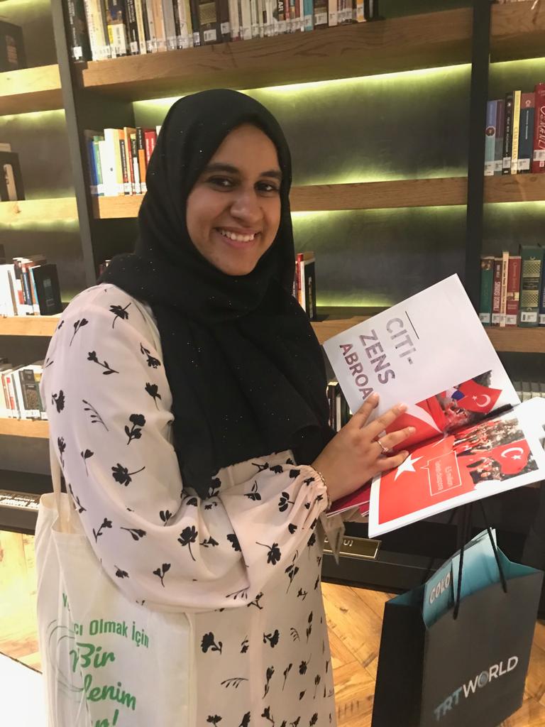 ytb_deutsch's tweet photo. Wir informierten die jungen Teilnehmer aus 37 Ländern am Führungs-Programm für junge muslimische Frauen #Ally4Future, das von @ailevecalisma in Istanbul organisiert wurde, über unsere Aktivitäten am Stand der @yurtdisiturkler. https://t.co/JBdD9YQAzz
