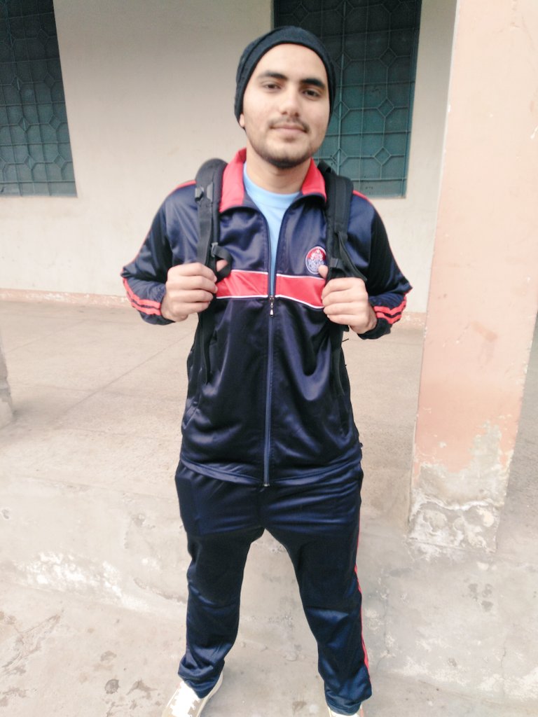 _amirjaved's tweet photo. #ہم اپـنی اسی ادا پر #تھـوڑا #غـرور کرتے ہیـں..!!

#نفرت 😒ہو یـا #مح��ت دونوں #بھـرپـور کرتے ہیں💕 https://t.co/gPXx8lErmY