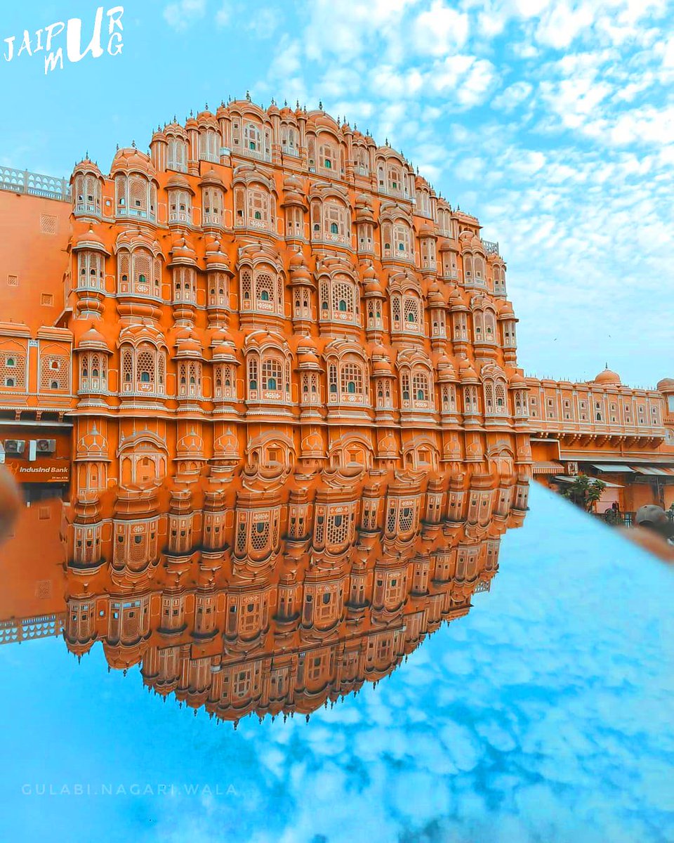 jaipurmug's tweet photo. When Your Eye See this Picture on  @instagram for first time. What's the feeling come from your heart.

Please describe your true feeling about this beautiful picture.

#jaipur #jaipurdiaries #jaipurblogger #hawamahal #hamamahaljaipur #hawamahal🏰 #hawamahalpalace #photography https://t.co/xdHEf8ZBO7