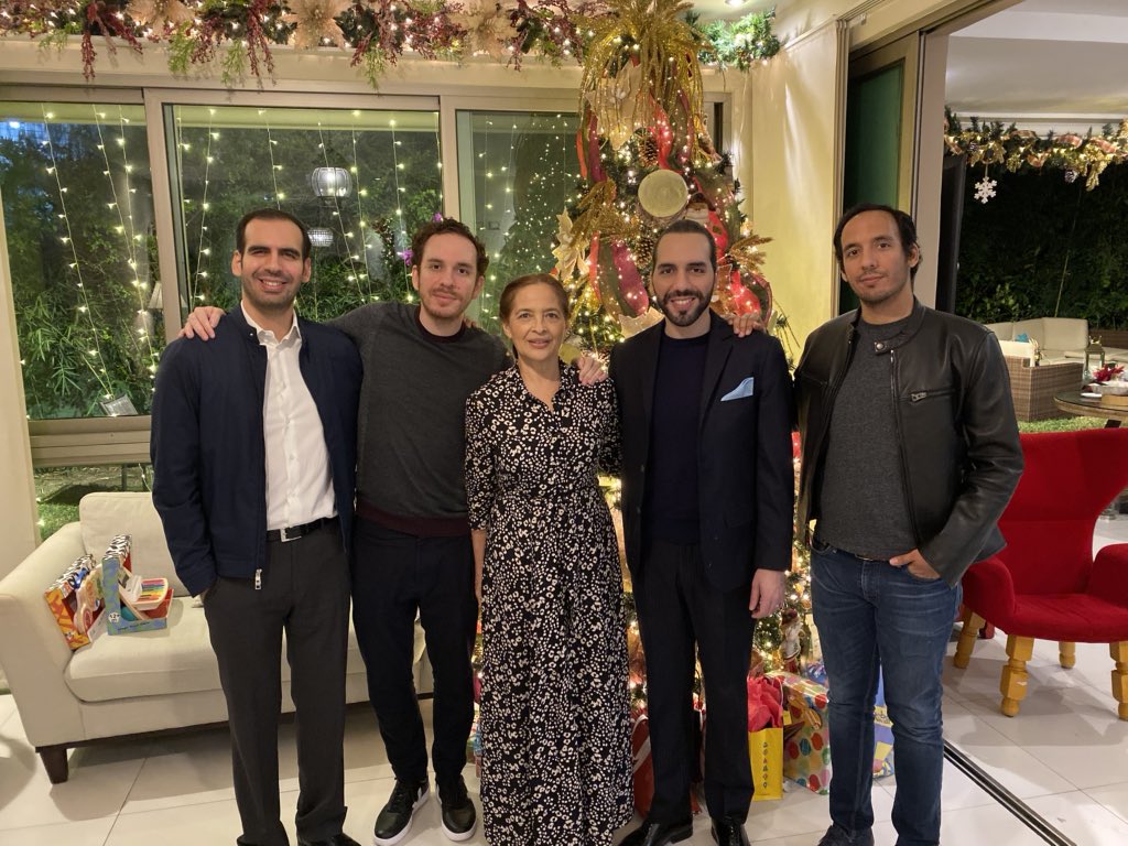 Olga de Bukele tweet media