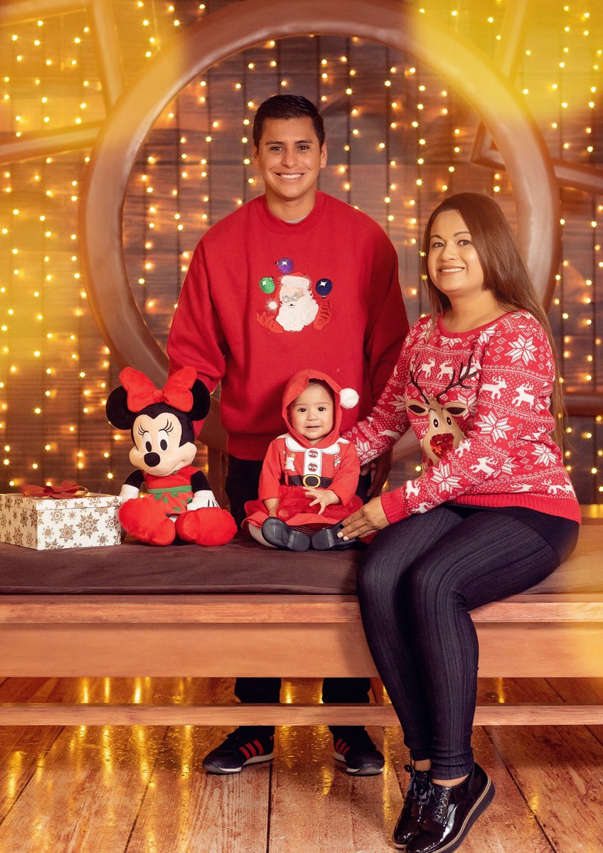 AMartinez_17's tweet photo. Feliz Navidad 🙏🏼🎄 https://t.co/RiiHvDZ78h
