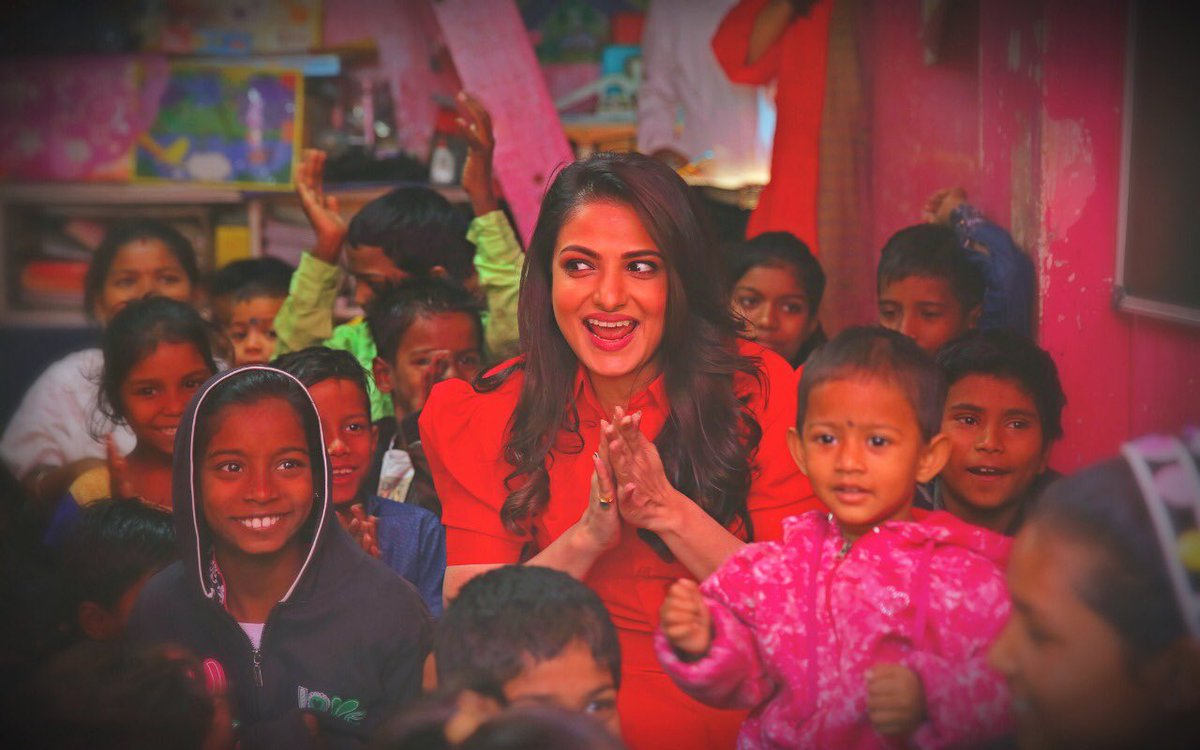 tnusreec's tweet photo. Christmas &amp; its merry is all about children. Bring a smile on their faces. Make everyone’s Christmas bright &amp; happy!

Photography: @samratdas9831161229 
Outfit: @rudra_saha_official 
Hair: @mousamichhetri 

#christmas #2019 #festive #merrychristmas #spendsometime #underprivileged https://t.co/qRY5nu2fa3