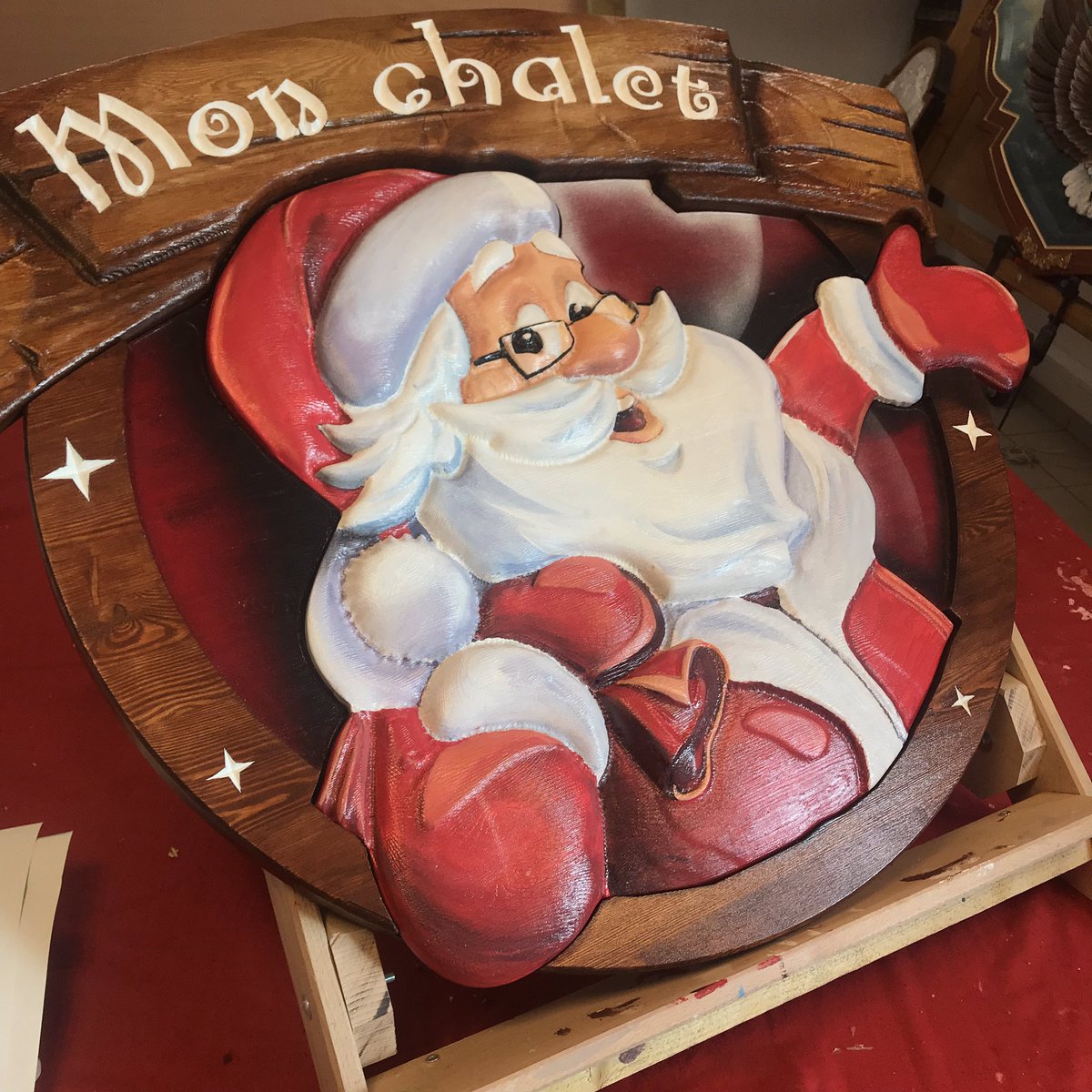 sascombigraf's tweet image. Nouvelle réalisation 2D Relief pour #noel2019. Enseigne entièrement peinte à la main ! Visible au Palais Longchamp à #Marseille. Joyeux Noël à toutes et à tous.