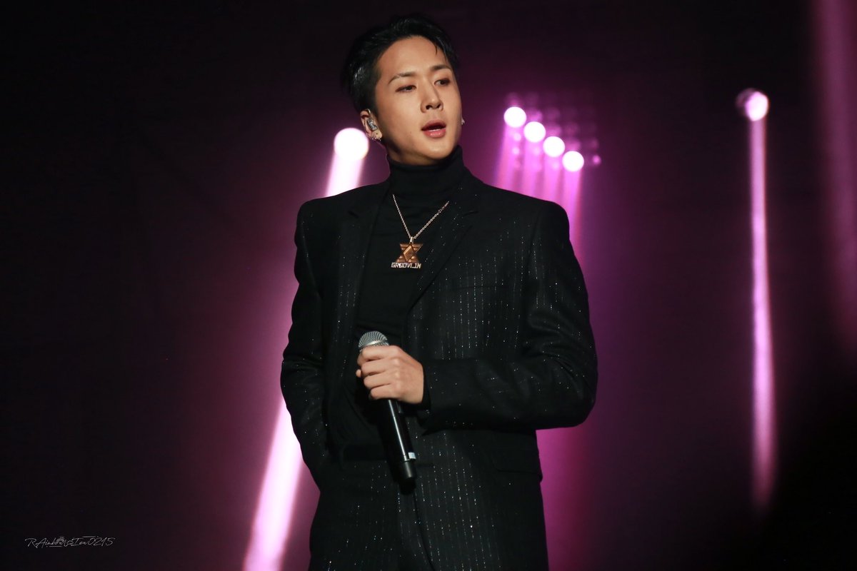 rainbowview0215's tweet photo. 191225 그루블린 크리스마스 파티 프리뷰

✨
#GROOVL1N #VIXX #라비 #빅스 #RAVI #김원식  
@RAVI_GTCK https://t.co/hOgbY0Z2NV