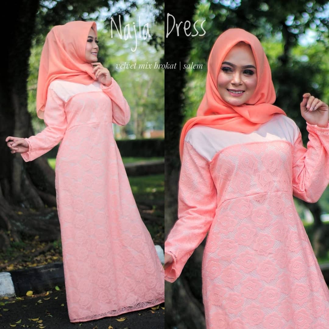 Najla Long Dress
Bahan   : Velvel Mix Brokat
One Size fit to L

IDR 100K
ORDER Bayar di Tempat Via Lazada >bit.ly/2ESWum4