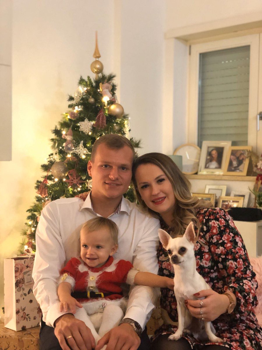 P_Jaroszynski's tweet photo. Wesołych Świąt i szczęśliwego Nowego Roku!
Buon Natale e felice Anno Nuovo!
🎄🎁 https://t.co/vCPnC9wfNV