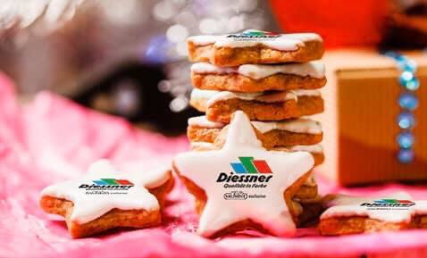 DiessnerFarben's tweet photo. Frohe #Weihnachten und einen guten Rutsch in ein gesundes und erfolgreiches 2020 wünscht das #Diessner Team aus #Berlin 🎄 https://t.co/MP6Tcqjy5R