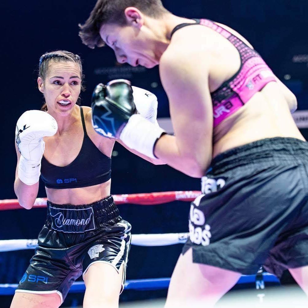 ElhemMekhaled's tweet photo. IT’S FIGHT WEEK 🥊 3Days⏳
.
#DiamondBoxer💎🥊
.
#rematch #MekhaledVsKopinska #CanalPlusBoxe #univentboxing #boxe #boxing #univent #Mekhaled #Mkd #showtime #followforfollowback 
#boxingheads #boxe #boxe #boxing #boxingtraining #boxing👊 #boxinghype #boxingfitness #boxingfanatik https://t.co/T9Xb1ZPfhu