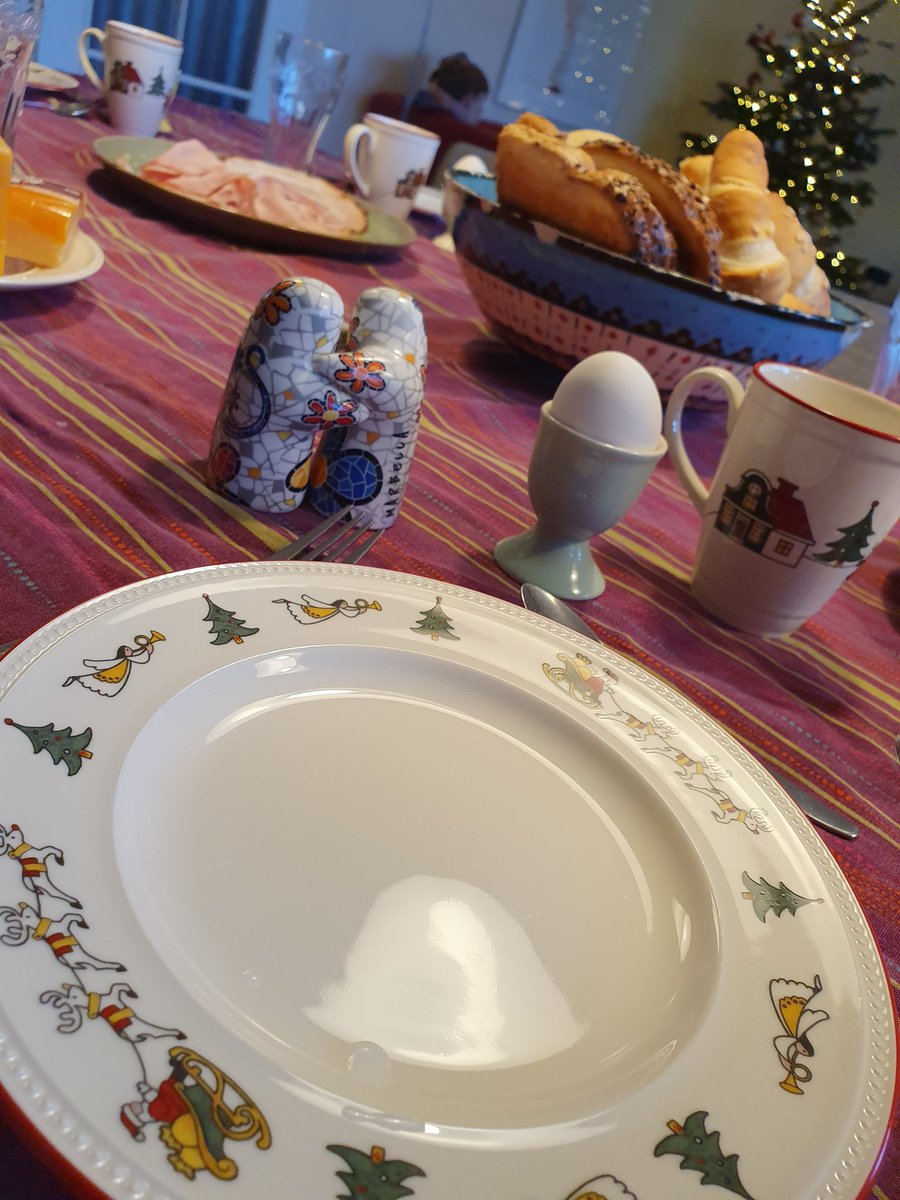 Goedemorgen! Kerstontbjjten met de #Top2000. Wat een luxe!