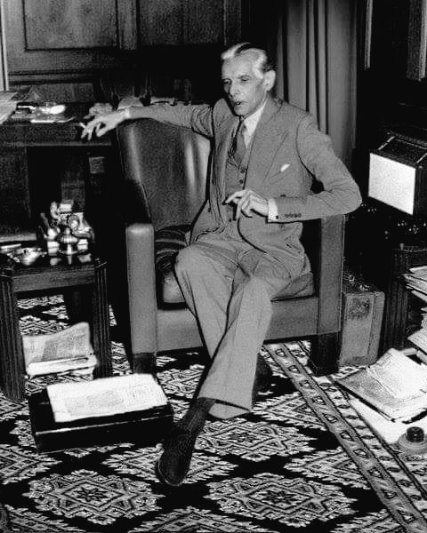 nabeelaq's tweet photo. "I do not believe in taking the right decision, I take a decision &amp; make it right".

Prayers &amp; gratitude to a man who steered a "literal" change in the world map.

Even though Minar e #Pakistan got constructed in the 60s, you can feel #Jinnah there everytime you visit. Try it! https://t.co/DJCUNDy25i