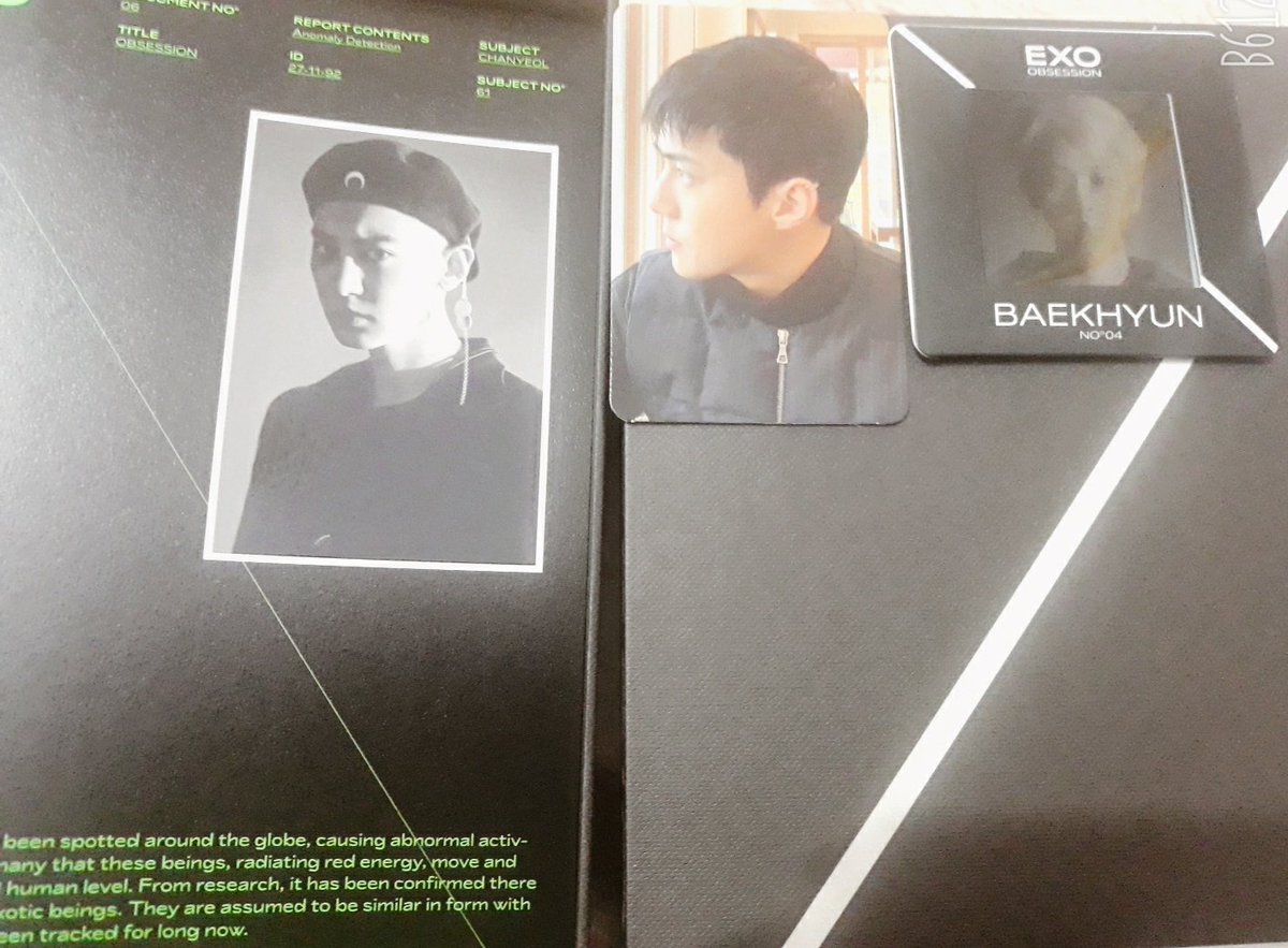 Mikan_divzee's tweet photo. Ahahahahahahhahahahahahahaha!!!!! 
This is super Christmas ever...!!!
Look what I got~ My very own #OBSESSION album!!!
It was quite unexpected tbh!!! (Skip the story)
THIS IS SO INSANE... I NEVER EXPECTED... 
I HAPPENED TO OT ALL THE MEMBERS GOODIES!
 @weareoneEXO @exoonearewe https://t.co/FG8sM7qV3C