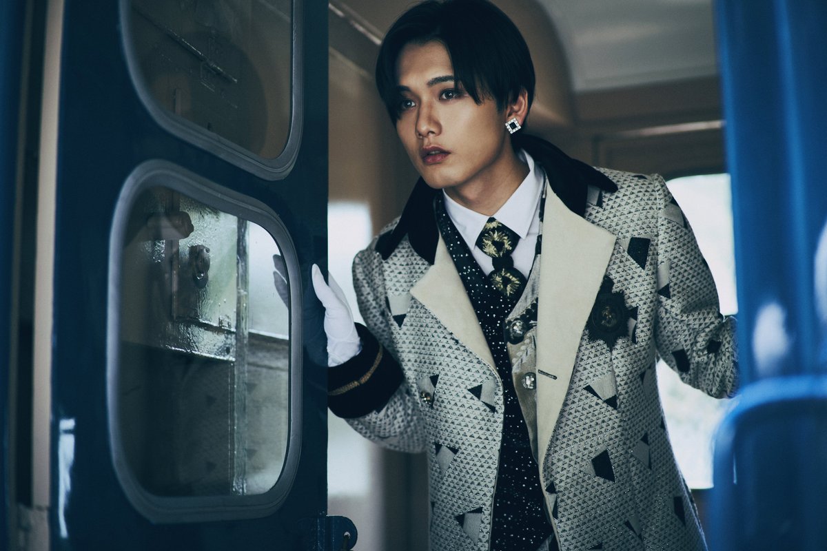 情報解禁】 童話の世界を旅する青年たちをコンセプトにした