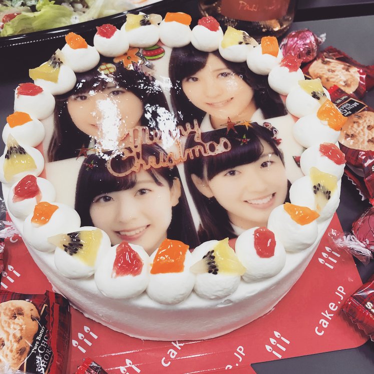 geneaidols's tweet photo. ジングルベル🔔ジングルベール✨鈴が鳴る〜♪
{メリークリスマスっ💝(2度目)
聖なる夜のご帰宅のお供に、可愛いアイドルの人気投票はいかがでしょうか❓
投票期間は明日13時まで❣️
#AIアイドル達 が勢揃いでお待ちしてまーす🎅💕
#geneaidols
#ジーンアイドル https://t.co/6LGFZ81pG6