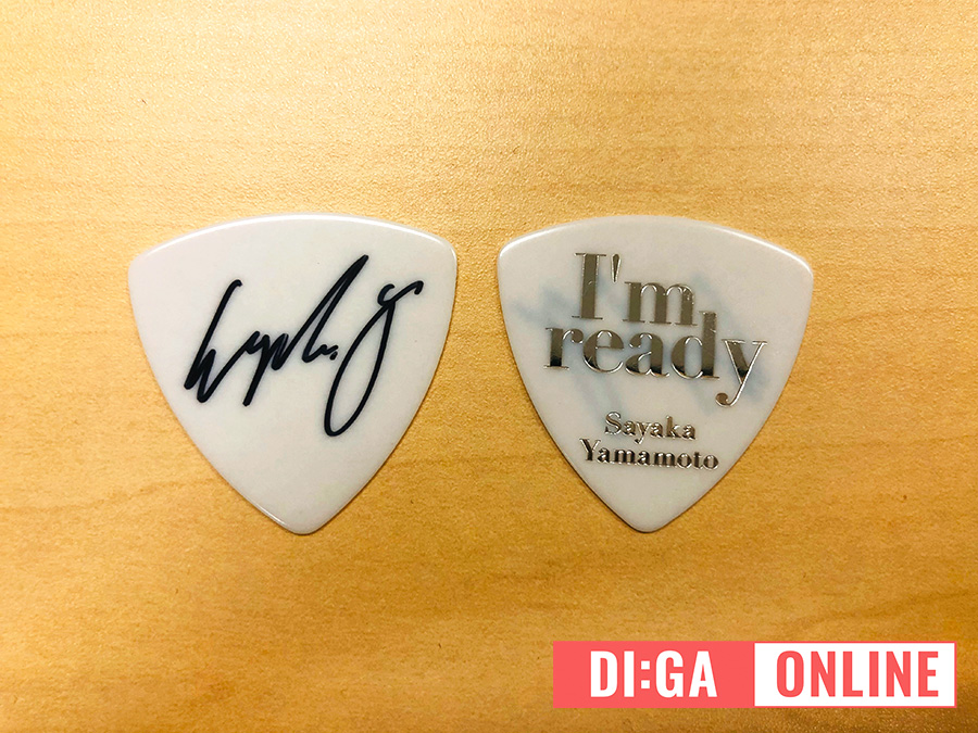 diga_online's tweet photo. 【山本彩 サイン入りピックプレゼント🎁】

応募方法：①DI:GA ONLINEのアカウントをフォロー②このツイートをRT③リプライで「山本彩の音楽やライブの魅力」を送信！記事の感想もどうぞ🎸🎶
https://t.co/SU4mrGnNhO

@SayakaNeon @SY_official_ #山本彩 https://t.co/KbsXEAnAlJ