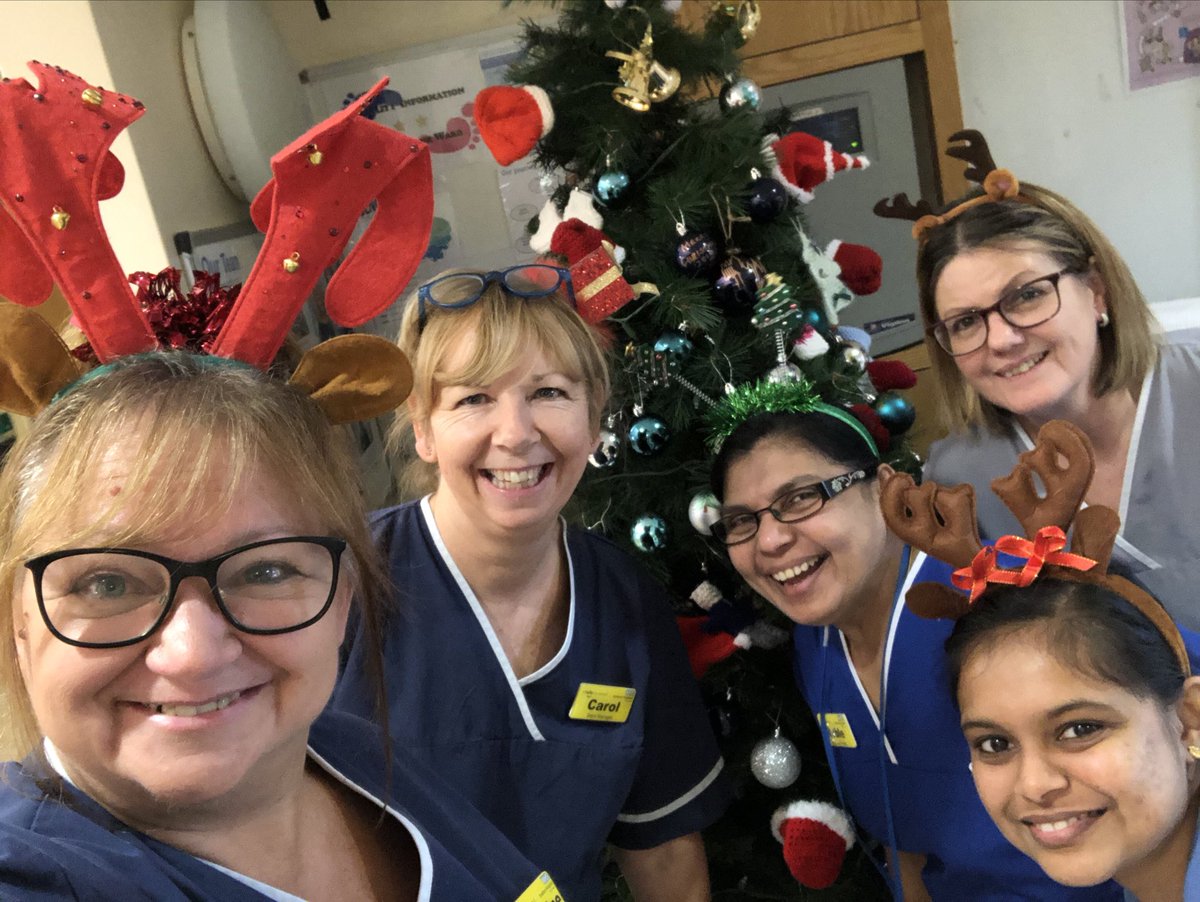 carolbwarden's tweet photo. ⁦@bedfordhospital⁩ #christmas#working#neonatal#babies first Christmas https://t.co/ZnqGOcImfr