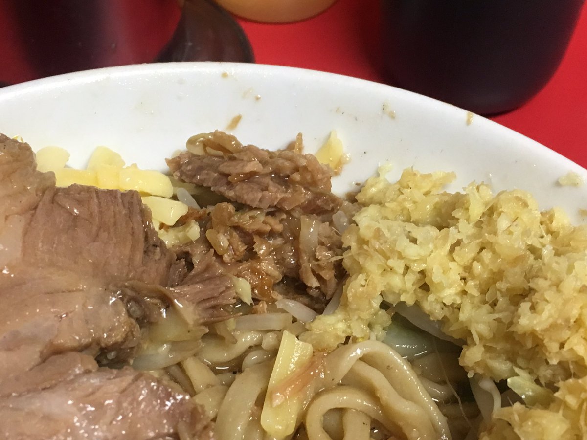 J Walker 二郎仙台店 999杯目 On Twitter 18日 水 のラーメン二郎仙台店 小汁なし生姜チーズ をクリスマスのラーメン二郎 仙台店に並びながらツイートナウ つ ついに仙台店チーズトッピングが始まりました 現金対応 100円 です イケメン店主さんからのクリスマス