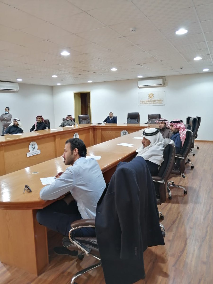 College_Tvtc's tweet photo. نظمت الكلية ممثلة بقسم #تقنية_التصنيع_الغذائي_والمختبرات_الكيميائية محاضرة حول تقنيات الفصل الكروموتوجرافي في السائل ذو المطياف الكتلي المزدوج  (LC-MS-MS)القاها د/محمد والمهنددس عبداللطيف البهي من مؤسسة أنظمة النيزك للهندسة حضرها عميد الكلية والوكلاء ومدير الجودة ومدربي القسم. https://t.co/mdYkovM4fn