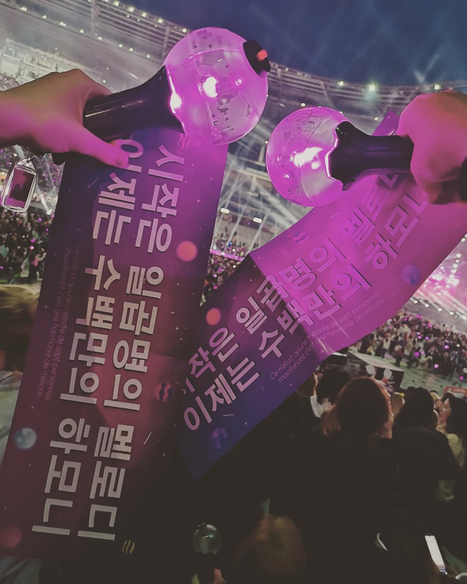 birkalelku's tweet photo. PARIS 😍
I want that feeling in my country too... Please think about Hungary! 🇭🇺💜🥺🇭🇺
#BTSTour2020 #HUNARMY @BTS_twt https://t.co/uOOT443vwo