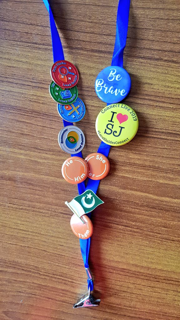 aimans_3's tweet photo. Finally got the time to show all the #connectlive2019 & fellow #LocalGuides goodies to my parents. Daymn I miss those good times 🧡🧡
#localguidesconnect #LocalGuidesFamilia https://t.co/ajAexfVRAJ