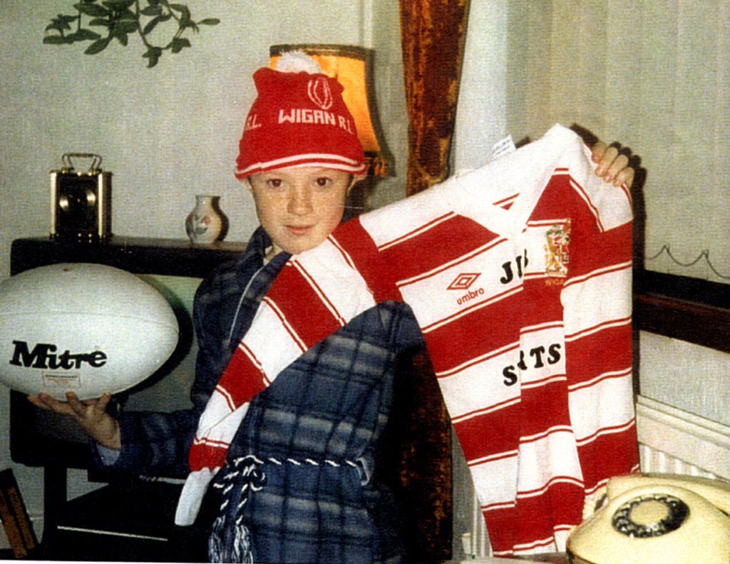 To those of you receiving a Wigan jersey today - I hope it lights a flame inside like what it did with me - Happy Christmas to all future Wigan players ❤️🤍❤️🤍❤️