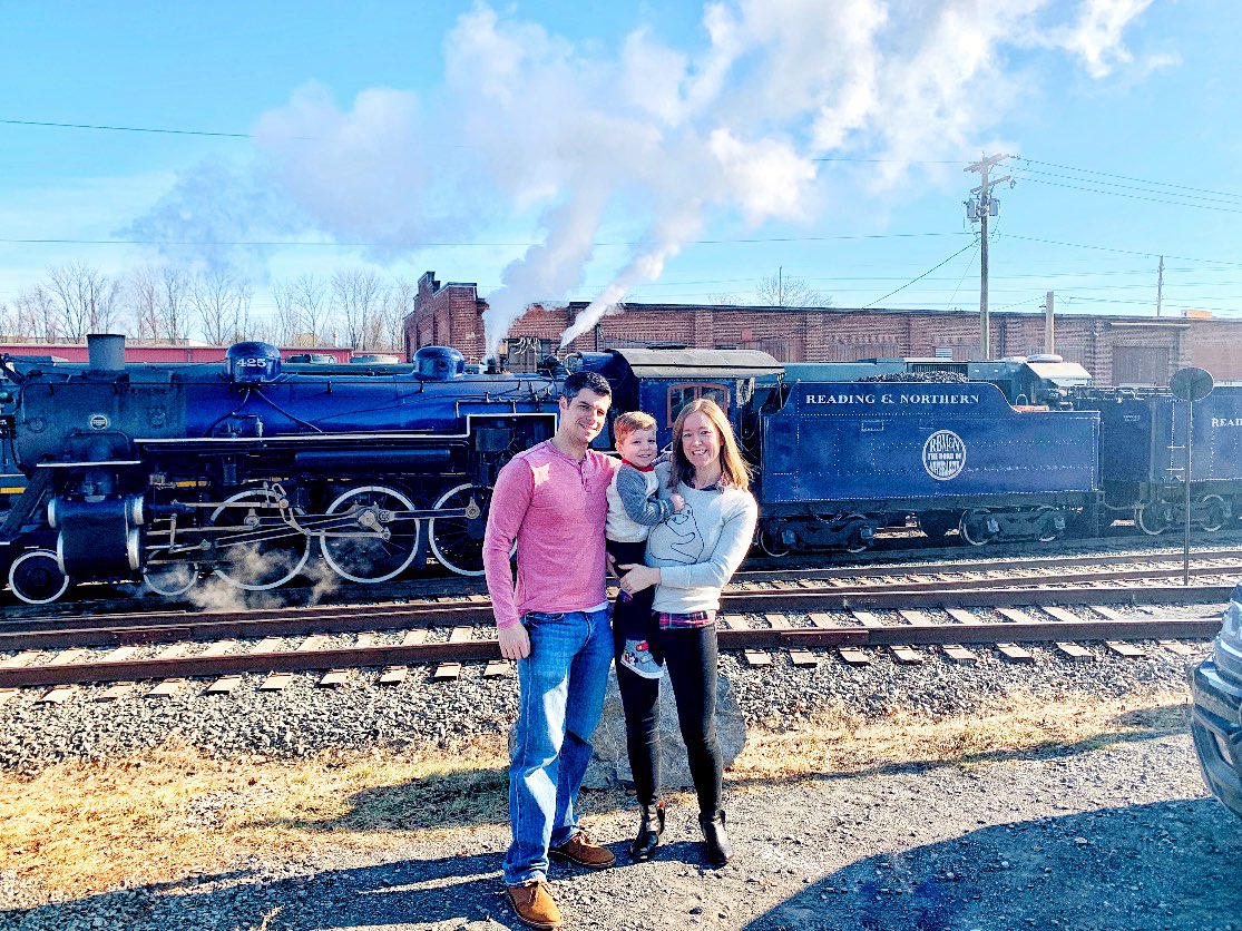 ToddlingTravel1's tweet photo. Merry Christmas from us to you! @Frankpsu03 #merrychristmas #readingrailroad https://t.co/clw3Sw8ADF