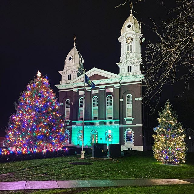 PAAbramovic's tweet photo. Merry Christmas from Commissioner Abramovic! 🎄🎁🎄 https://t.co/ysblQvWsKY https://t.co/DrYK6qNjet