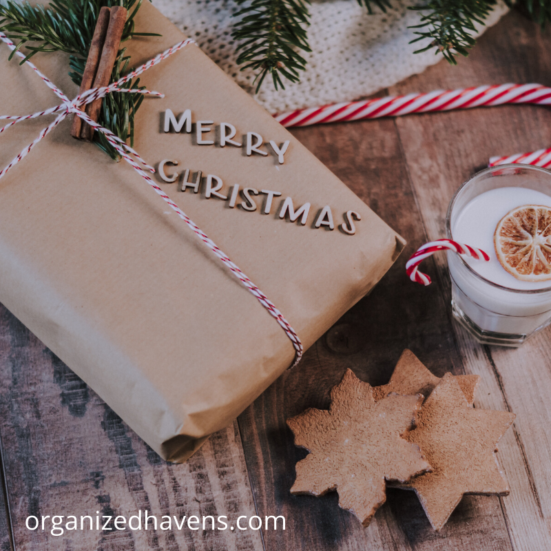 OrganizerTaryn's tweet photo. Wishing my fans and friends a Very #MerryChristmas today! #professionalorganizer https://t.co/47cdG0V4EF https://t.co/kRrbTjtp59