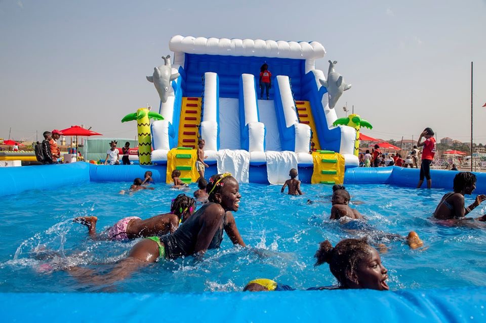 GuineeBuzz's tweet photo. Noël à #MagicPark2019 c'est dans la fraicheur à #Conakry.
On vous attend 🥰🥰🥰 Cette journée sera magique #JoyeuxNoel
Bravo @FatouThithi Camara 😍🇬🇳💪 @DivertixGN https://t.co/0G6SQDC31Q