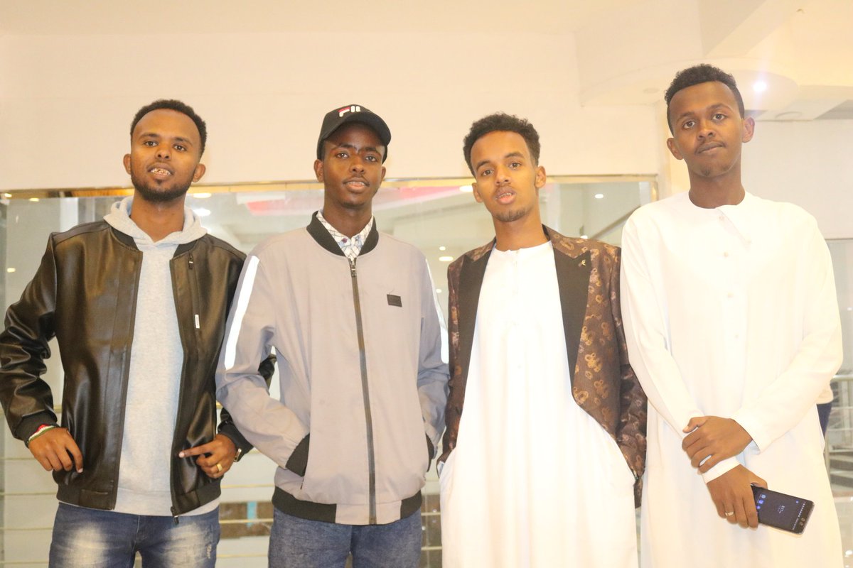 Quulaawi's tweet photo. It was a chilly night and we welcomed a friend of ours to Turkey. Make your dreams and goals simple for God.
#Ozma ziciid
#Aamiin diiriye
#Yaxye ziciid
@xamaaz https://t.co/OVicaQcbRh