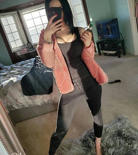 godessroxy's tweet photo. Pay your respect merry Christmas 🎄 #rtgame #rtdebtgame #footfetısh #findomgoddess #FindomBrat #findomslaves #debtgame #sissyboy #findomqueen #walletrinse #walletrape #paypigs #cashcows #humanatm #findom #finsub #blackmail #humiliation https://t.co/T8Z60DEmfi