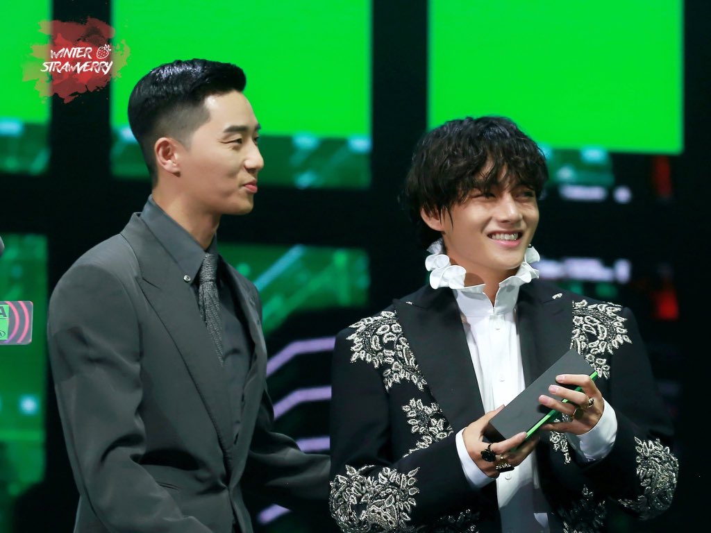 사나 僕にはアイドルでなくきれいな弟 とテテを可愛がるパクソジュン 後悔しない人生を送る を座右の銘にしていたけれど 言葉に縛られず楽に過ごせるように座右の銘をなくしたと知って格好良い人だなと思った 花郎でも負担や悩みを抱えていたテテに一番