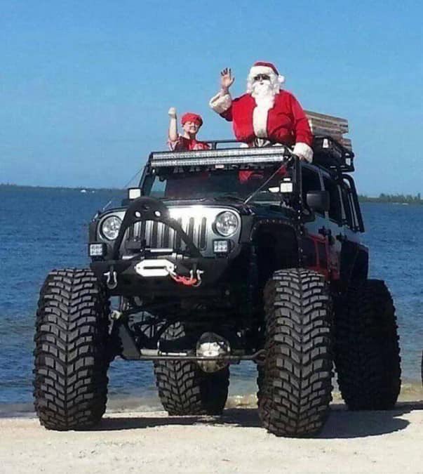 DailyDrivenJeep's tweet photo. Merry Christmas everyone have a safe holiday https://t.co/7stzc2BnYz