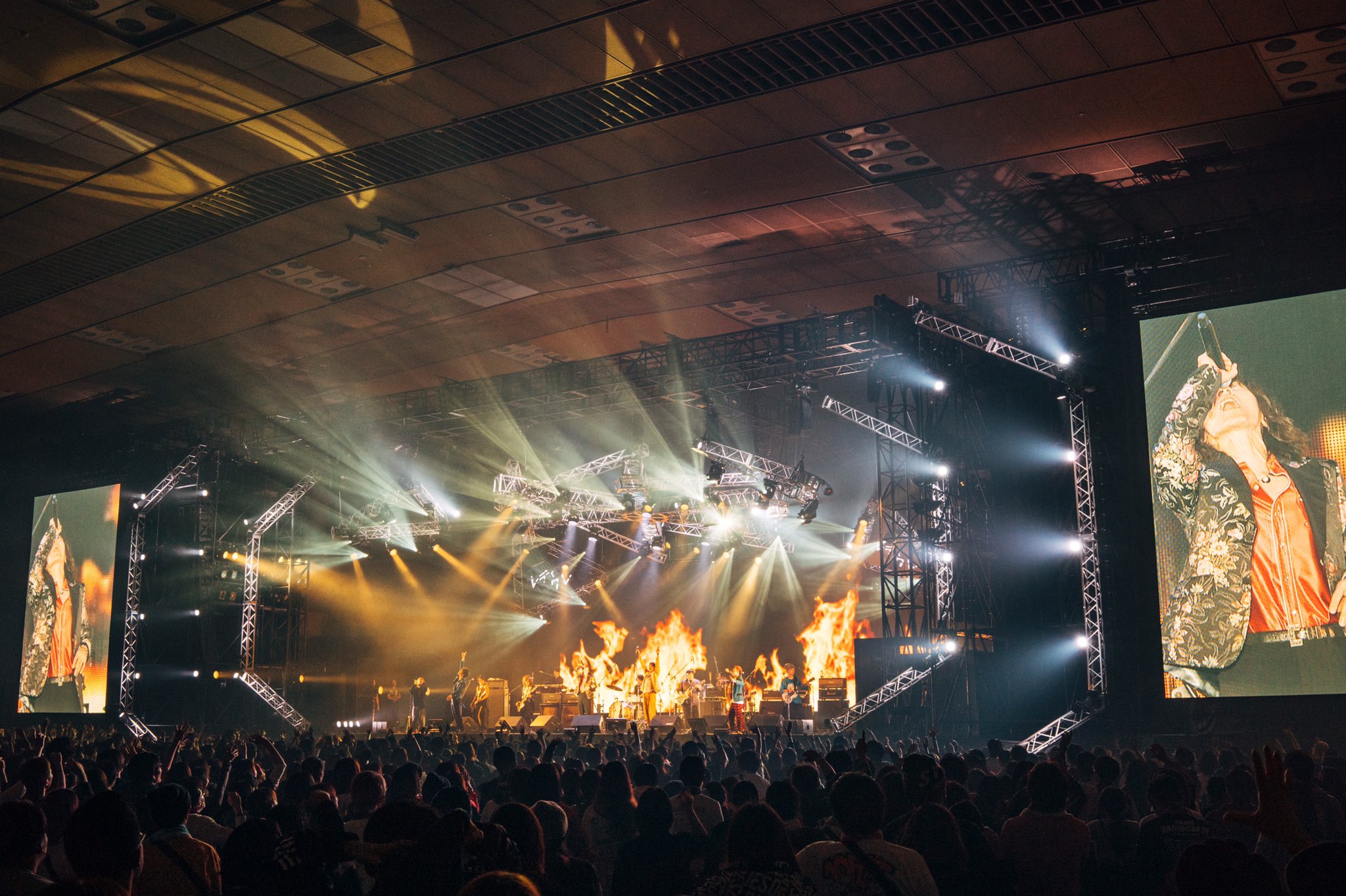 The Yellow Monkey 本日開催されたロックフェス Fm802 Radio Crazy The Yellow Monkeyトリビュートlive ボーカリストの1人として吉井和哉の参戦が発表されていましたが なんとサプライズでメンバー全員で登場 ご来場の皆様 参加アーティストの皆様