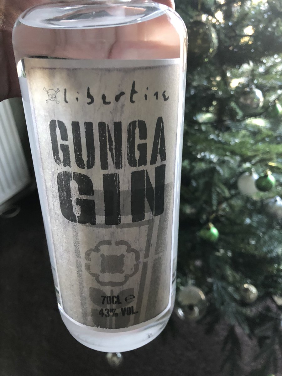 badjumpers's tweet photo. Two of my favourite things music &amp; alcohol, when the two collide it can only be a good thing #gungagin #Libertines @libertines https://t.co/7Y19Ct4H0Y