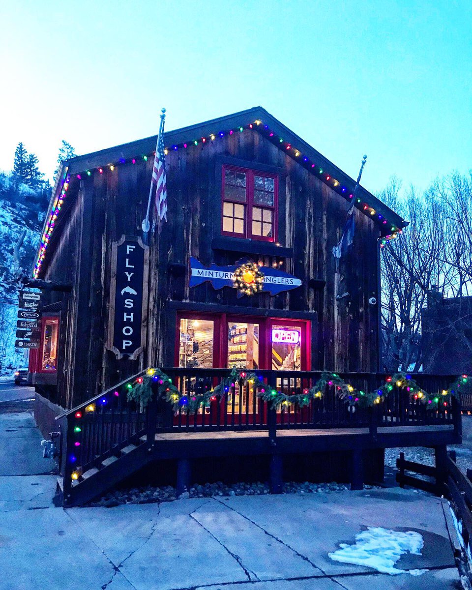 Merry Christmas!!!🌟🎄
We hope you have a day well spent with family and loved ones! 
#minturnanglerscrew #merrychristmas #maybeevenfishalittle