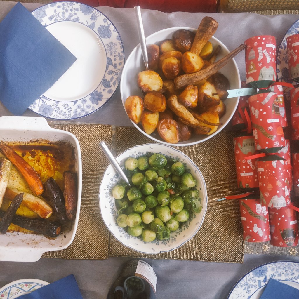 UmbertoDP's tweet photo. @COPACOGECA @pekka_pesonen @EUAgri @_CEJA_ @IFAmedia @jwojc @RamonArmengol5 @JRukwied @LinsNorbert @SKyriakidesEU Merry #AgriXmas !
Peace, love, good health & prosperity for all!๐โ๏ธ๐
๐
Here some of the lovely food we had today thanks to our #EU farmers and #agri #cooperatives #EUFarmRecipes A truly ๐ช๐บ table with products from ๐ฎ๐น๐ด๓ ง๓ ข๓ ณ๓ ฃ๓ ด๓ ฟ๐ฒ๐ซ๐ช๐ธ
Post yours with #AgriXmas https://t.co/jdYKFRExAD
