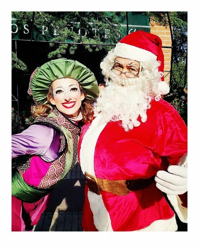 Trabajar en Navidad tiene sus ventajas...compartes el tiempo con gente mágica ✨✨🎅 @bamboleaproducciones .
.
#dancer #circo #circus #elfa #santa #personajesbonitos #navidad #bambolea #work #dontstop #magia ift.tt/2PU5b5D