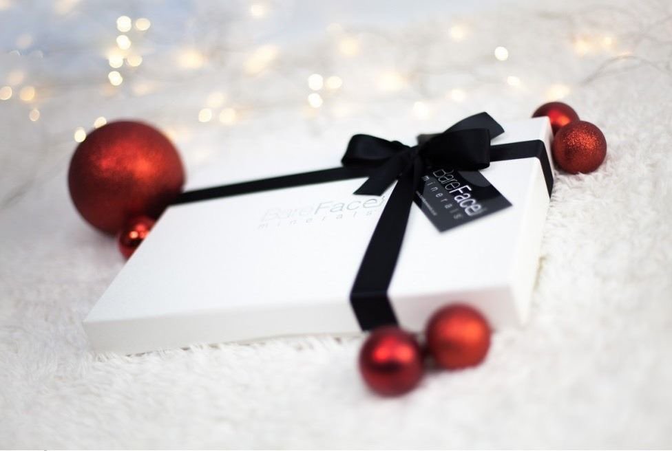 BarefaceBrushes's tweet photo. Merry Christmas and a prosperous 2020 to all of our friends and customers. Thank you for supporting us.

Have a GREAT Christmas day !

All the best,
The #BareFacemineralsTeam #mineralmakeupspecialists https://t.co/WefzHMwANr