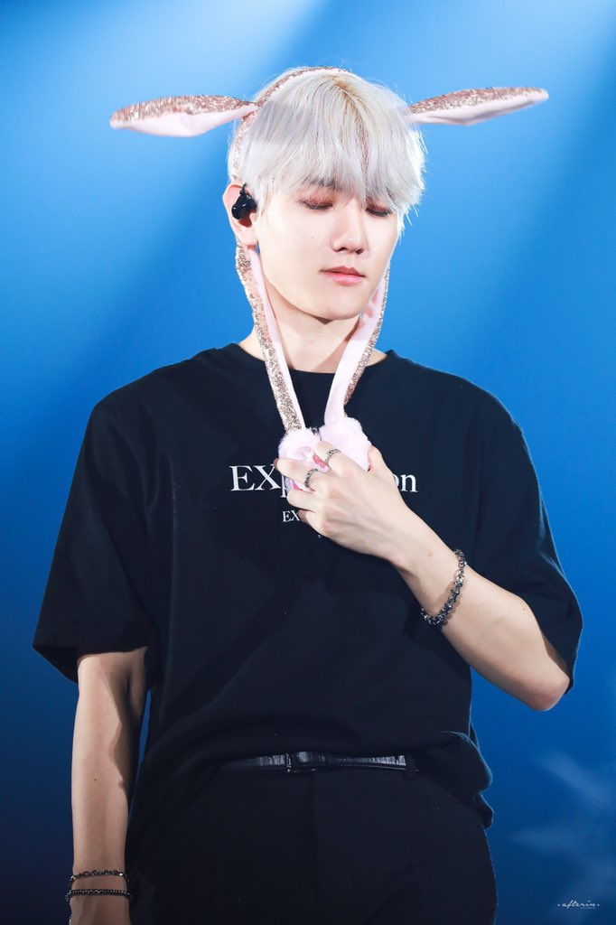 afterin56's tweet photo. #변백현 #BAEKHYUN #백현 
191123 EXpℓOration in Jakarta HD
🎄𝕄𝕖𝕣𝕣𝕪 ℂ𝕙𝕣𝕚𝕤𝕥𝕞𝕒𝕤🎄

Please do not re-upload or re-edit.
Any request please DM.
@B_hundred_Hyun 
@weareoneEXO
#EXO https://t.co/d2mKw4j8gK