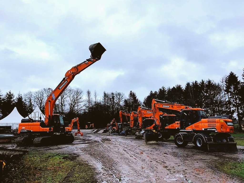 Wij zijn er klaar voor! We wensen iedereen fijne kerstdagen en we zien je graag op vrijdag 27 en/of zaterdag 28 december tijdens onze #Doosan demo dagen!